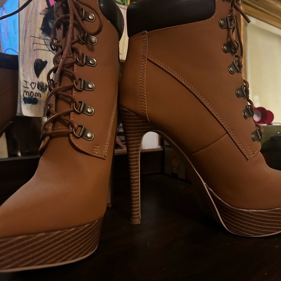 Boot/heel 4” - Picture 2 of 4